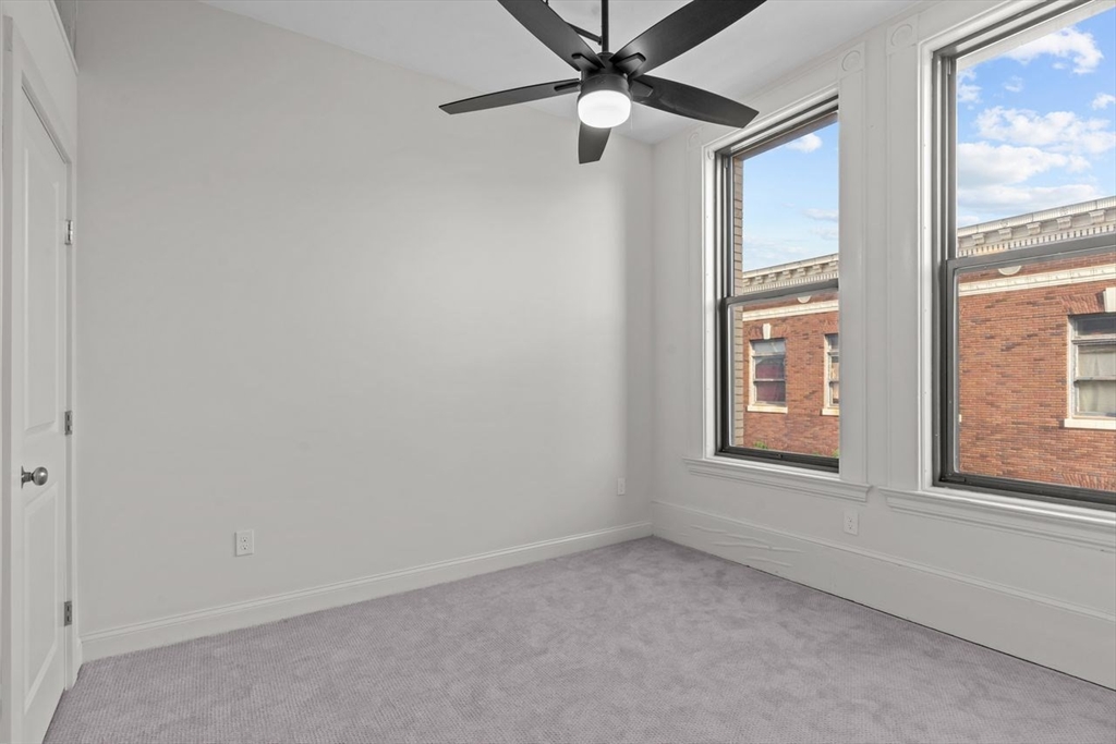 105 William St # 306