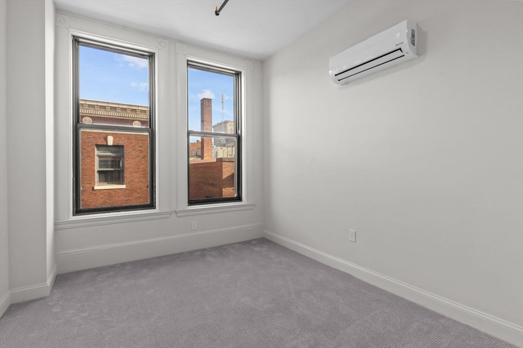105 William St # 306
