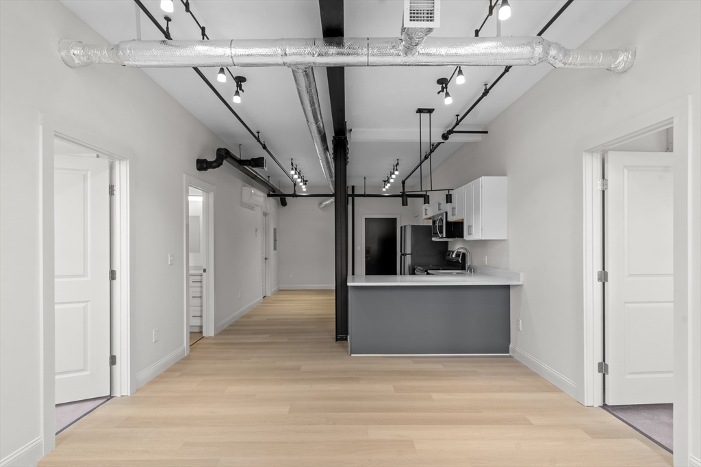 105 William St # 306