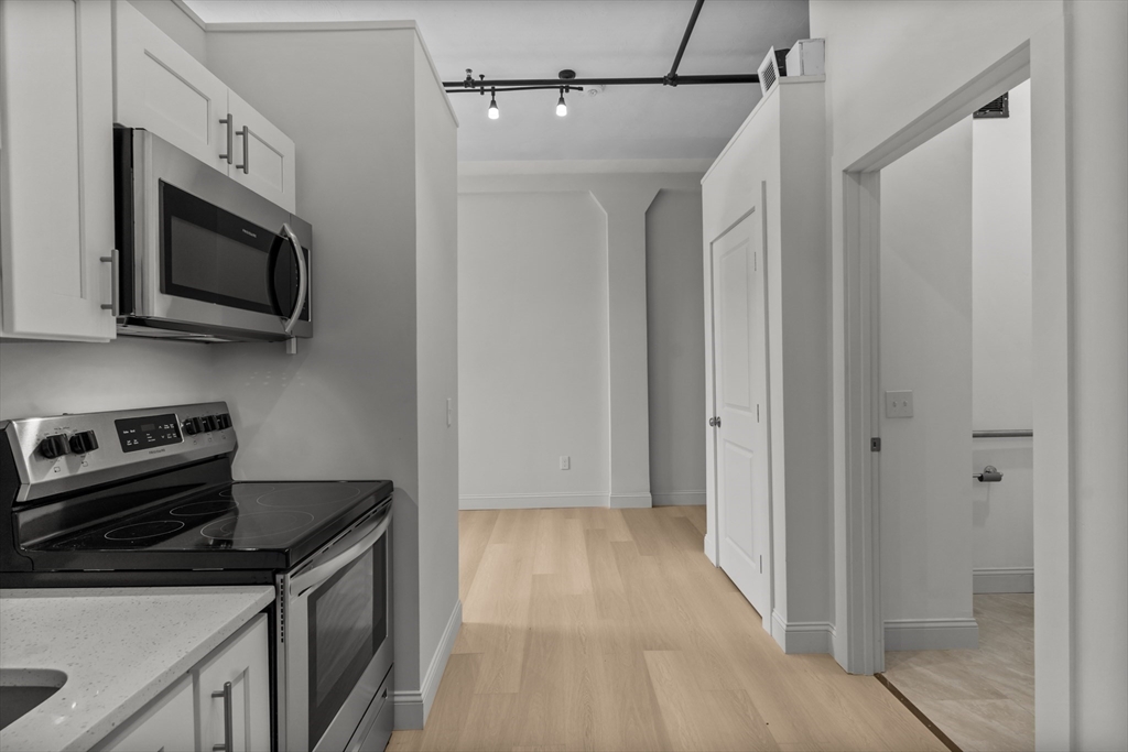 105 William St # 201