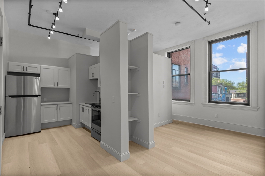105 William St # 201