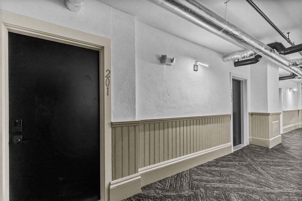 105 William St # 201