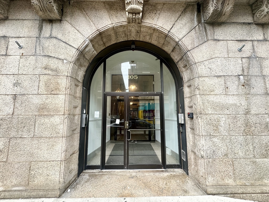 105 William St # 201