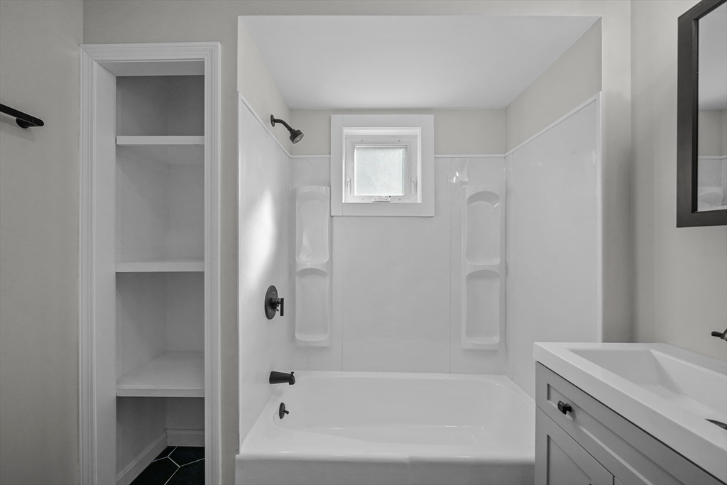 42 1/2 Floral St