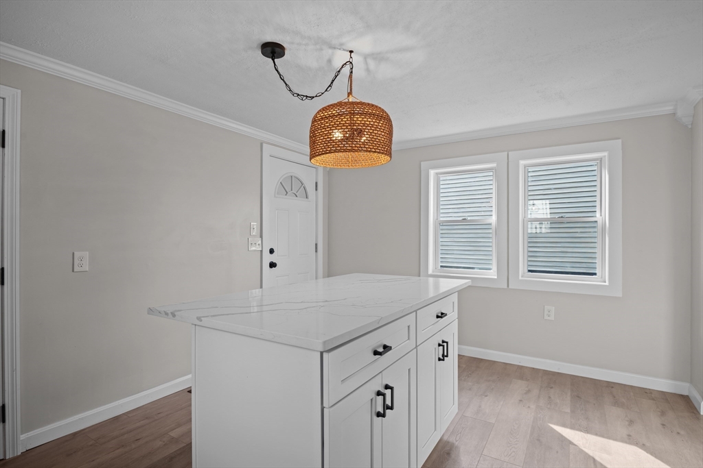 42 1/2 Floral St