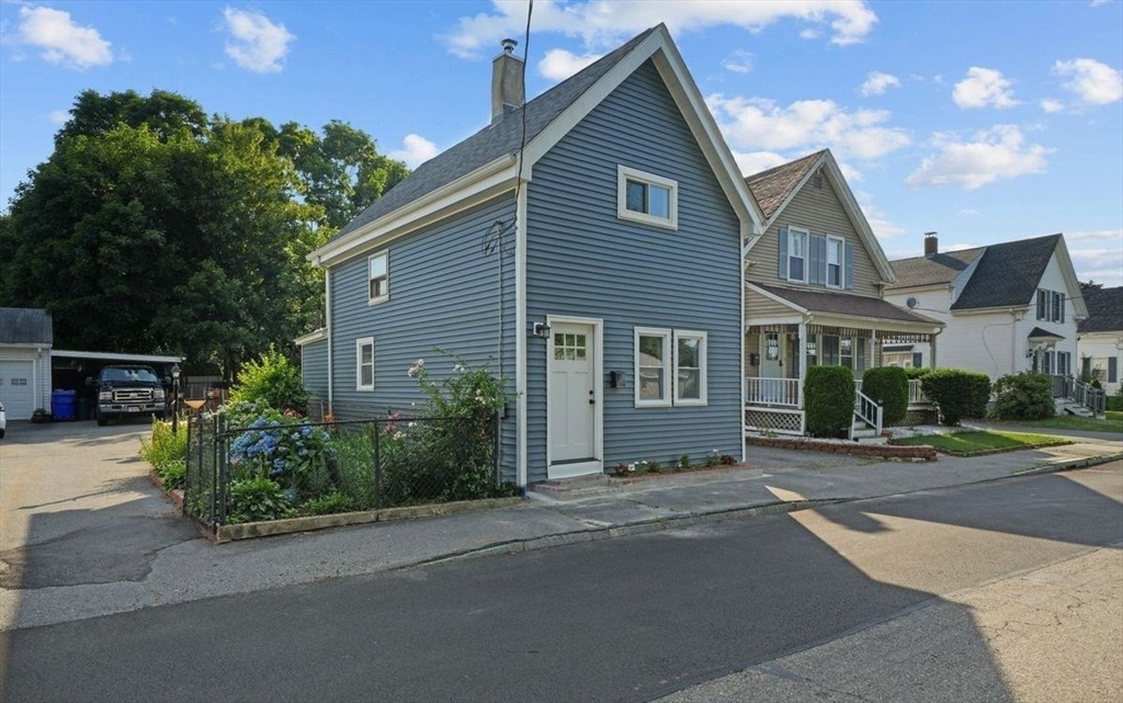 42 1/2 Floral St