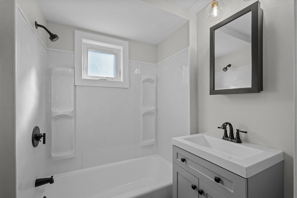 42 1/2 Floral St