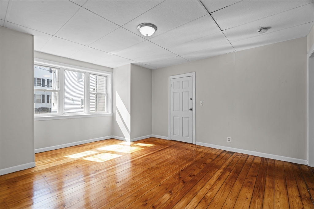 558 Third St