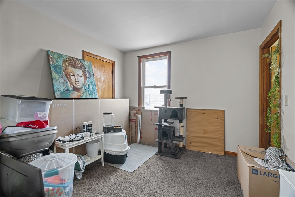 558 Third St