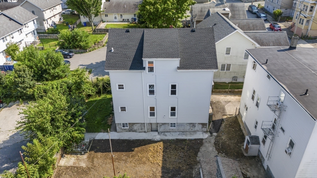 558 Third St