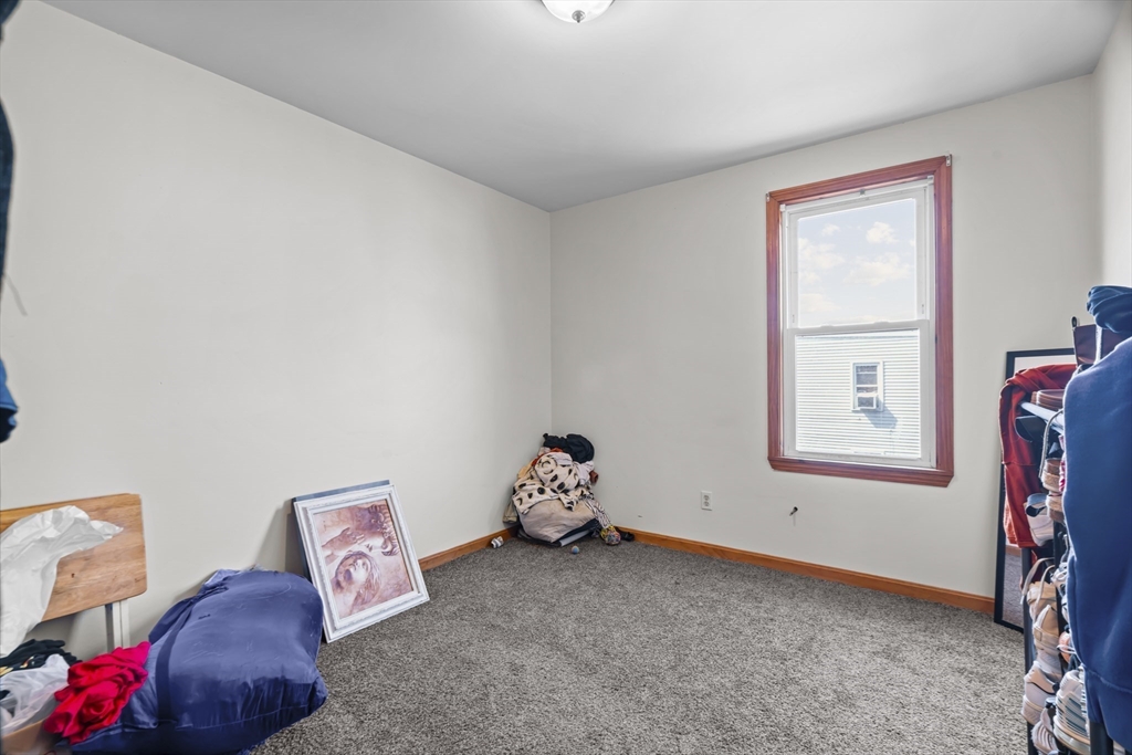 558 Third St