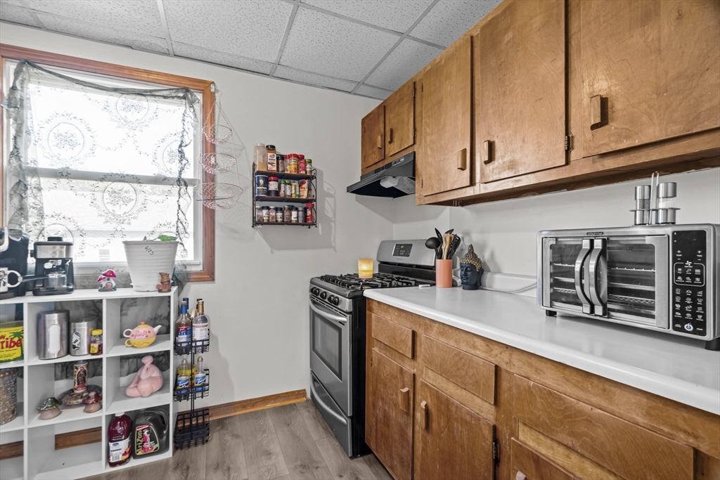 558 Third St