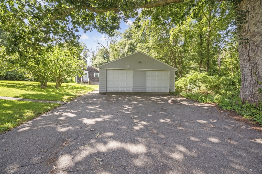 527-527A Main Rd