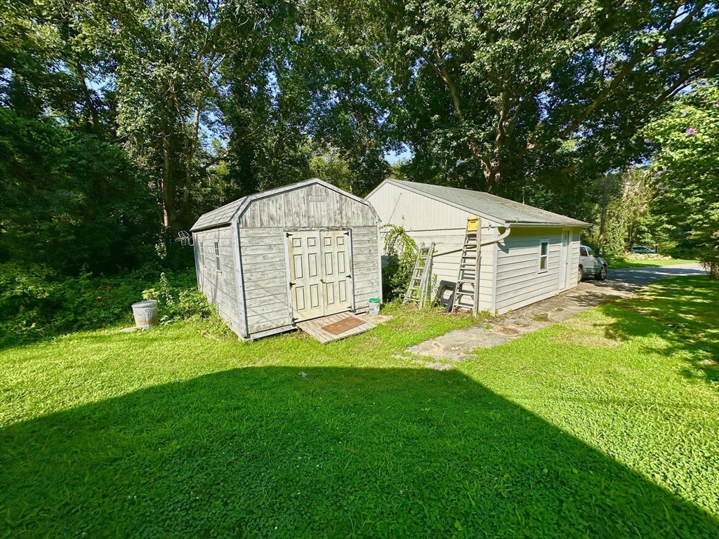 527-527A Main Rd