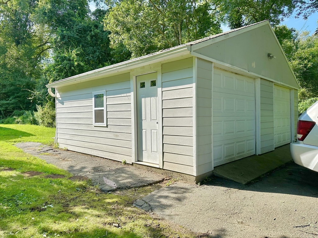 527-527A Main Rd