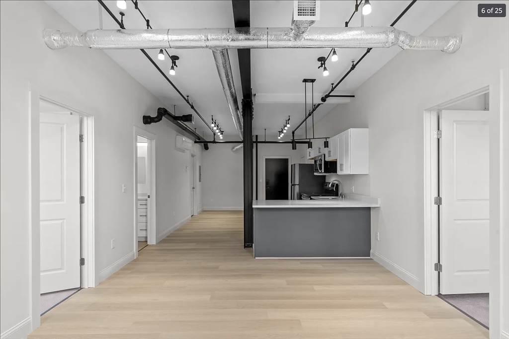 105 William St # 406
