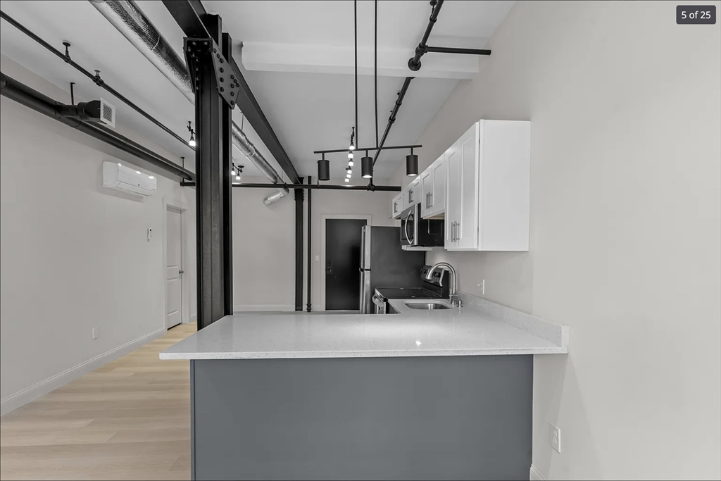 105 William St # 406