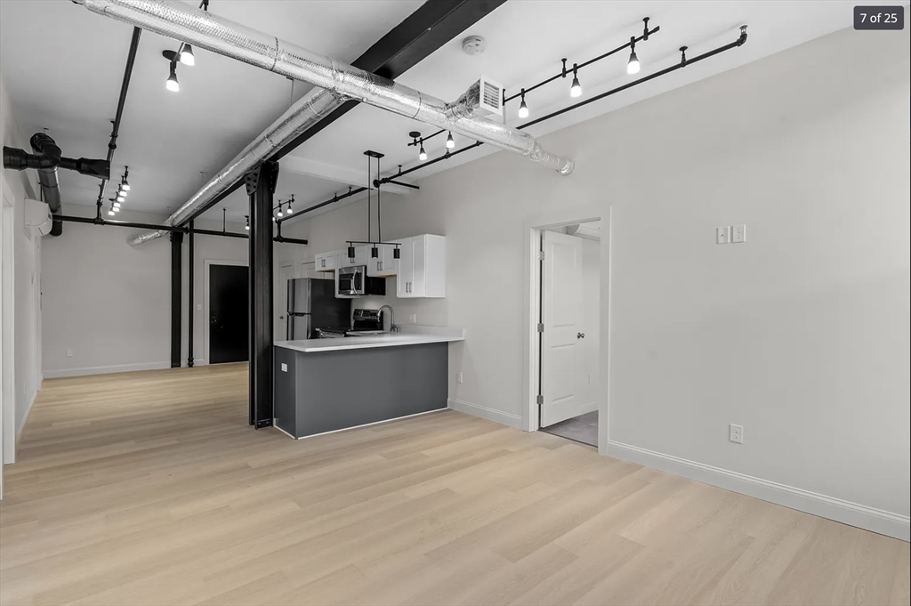 105 William St # 406