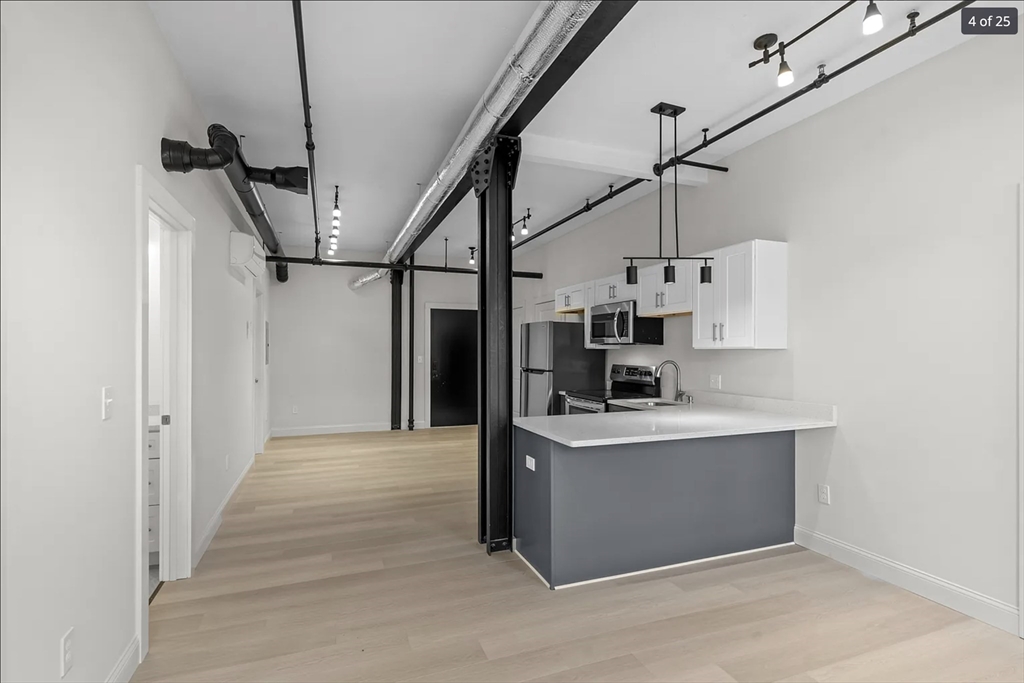 105 William St # 406