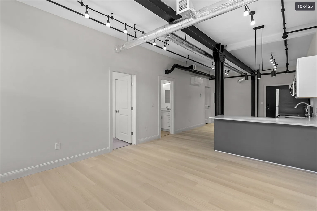 105 William St # 406