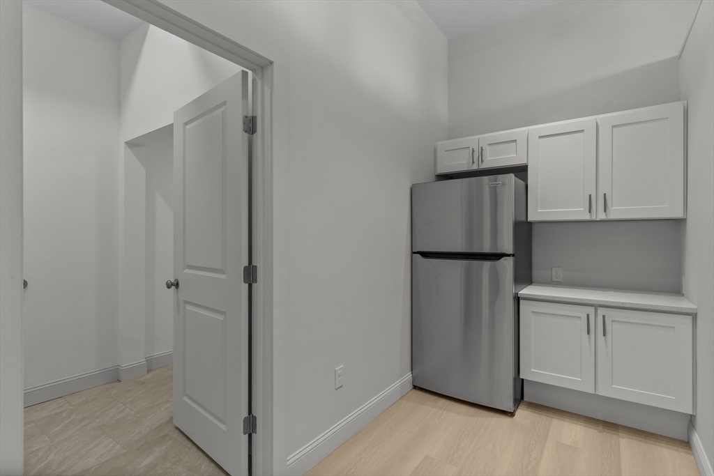 105 William St # 301
