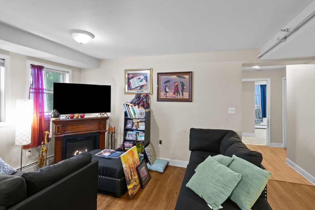 399 Bank St