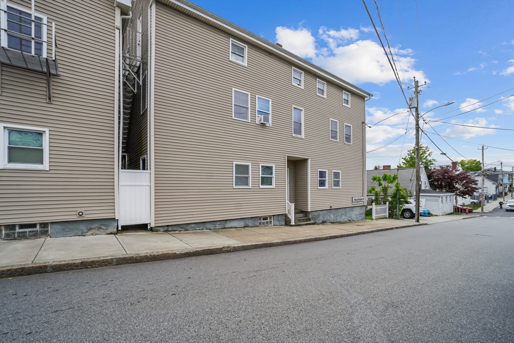399 Bank St