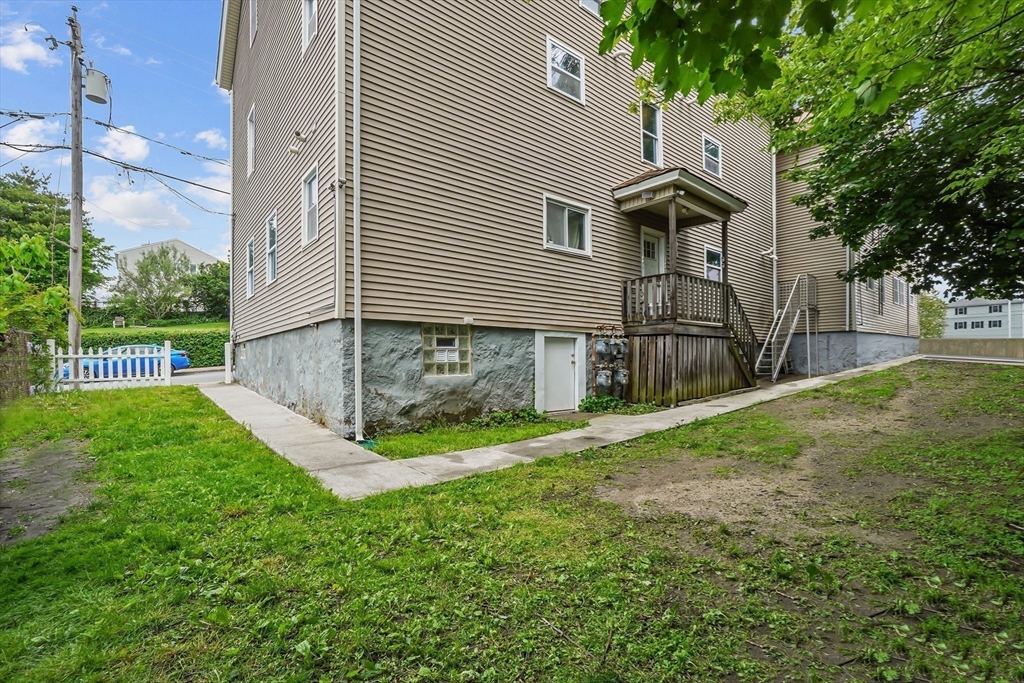 399 Bank St