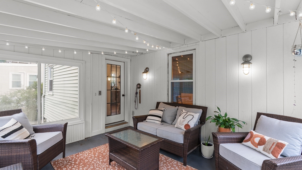 606 N Elm St