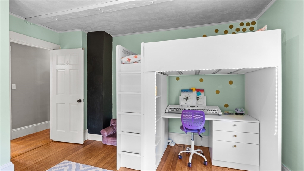 606 N Elm St
