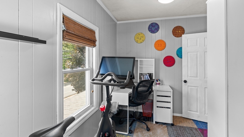 606 N Elm St