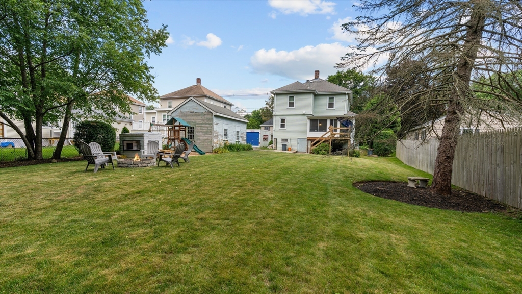 606 N Elm St