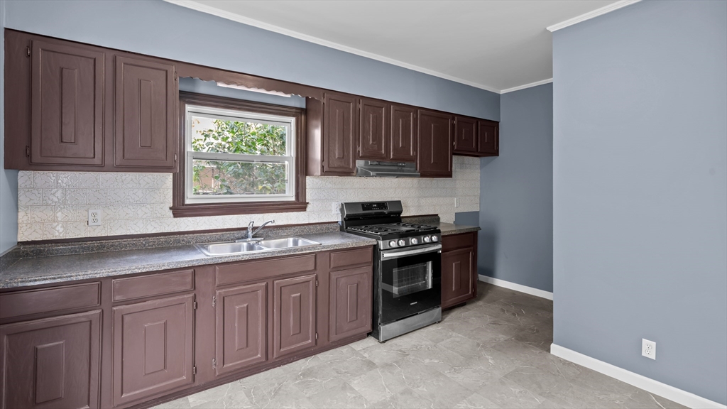 95 Bonney St