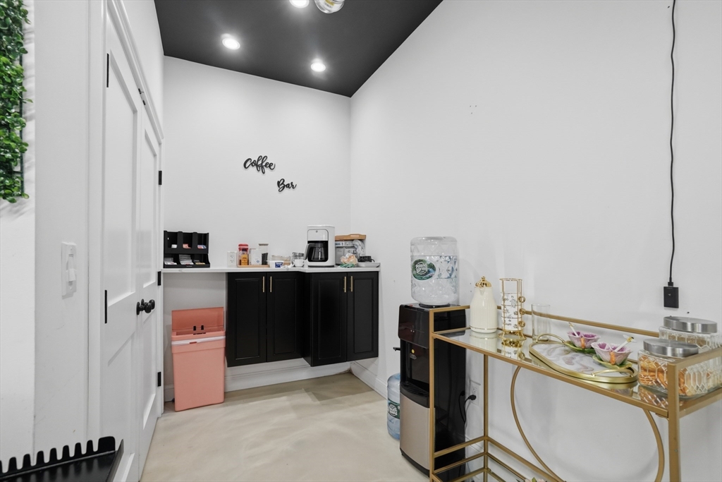 284 Broadway