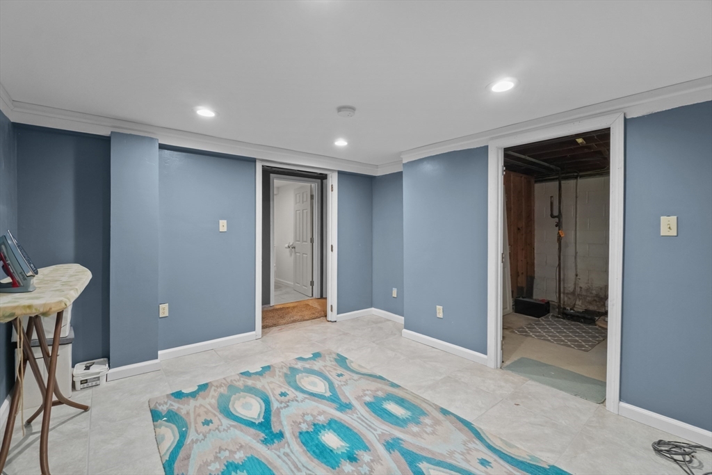 58 Sylvia St
