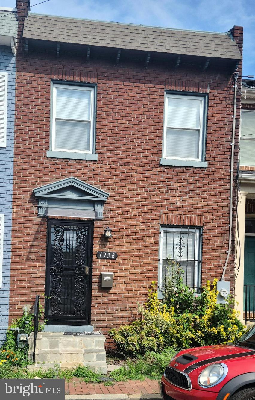 1938 CAPITOL AVENUE NE