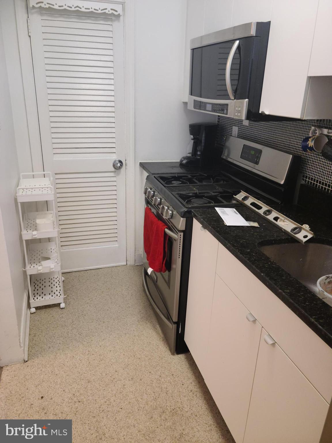 1938 CAPITOL AVENUE NE