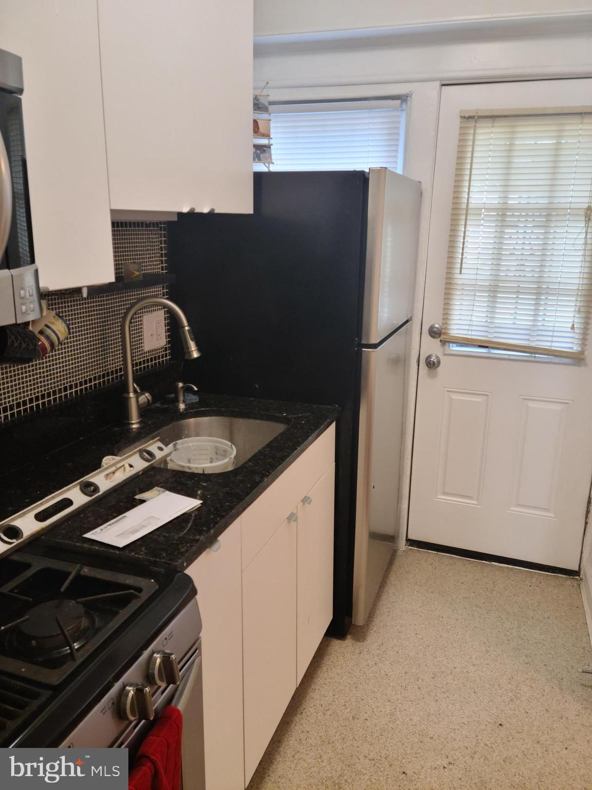 1938 CAPITOL AVENUE NE