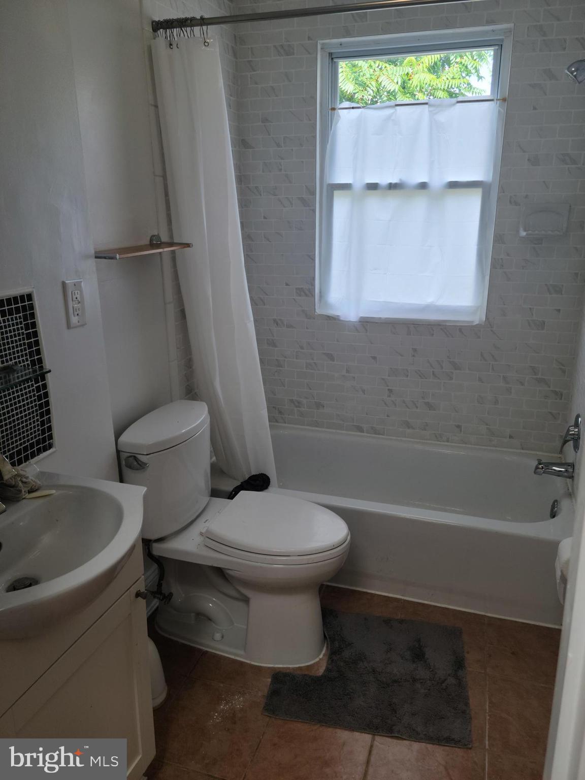 1938 CAPITOL AVENUE NE