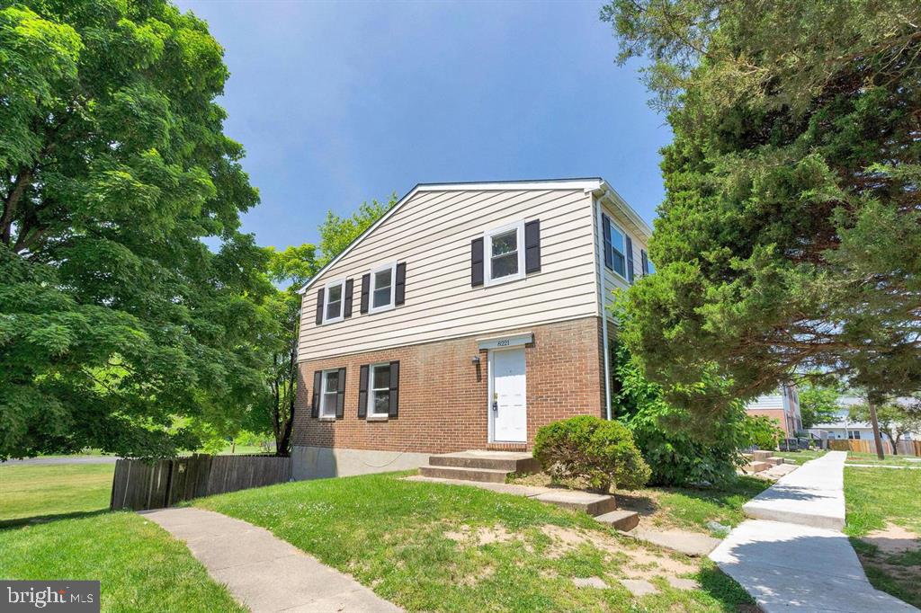 8221 TOMLINSON COURT