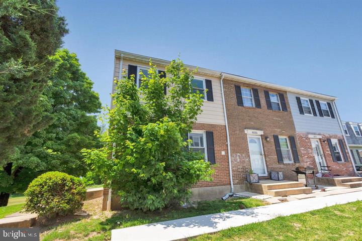 8221 TOMLINSON COURT