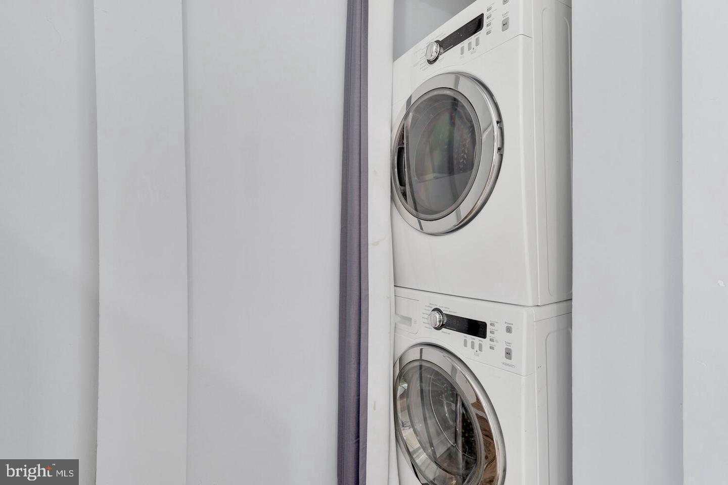 8221 TOMLINSON COURT