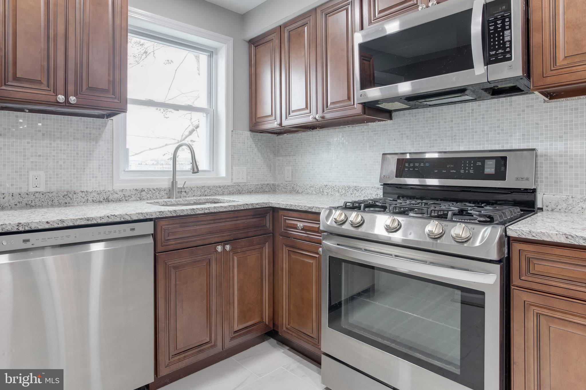 1412 N FULTON AVENUE