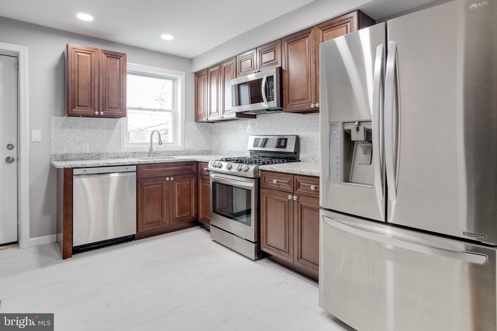 1412 N FULTON AVENUE