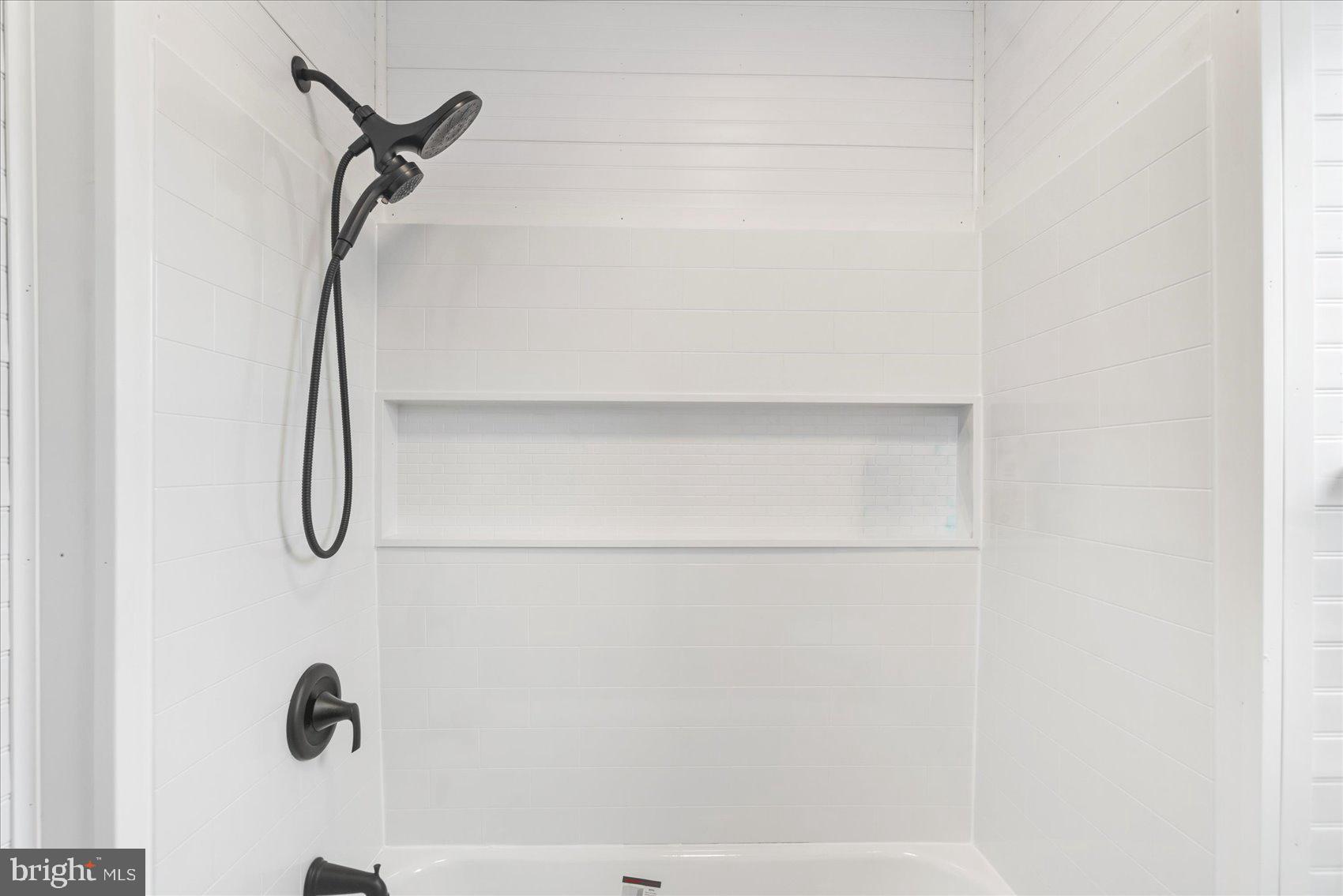 319 LYNDHURST STREET