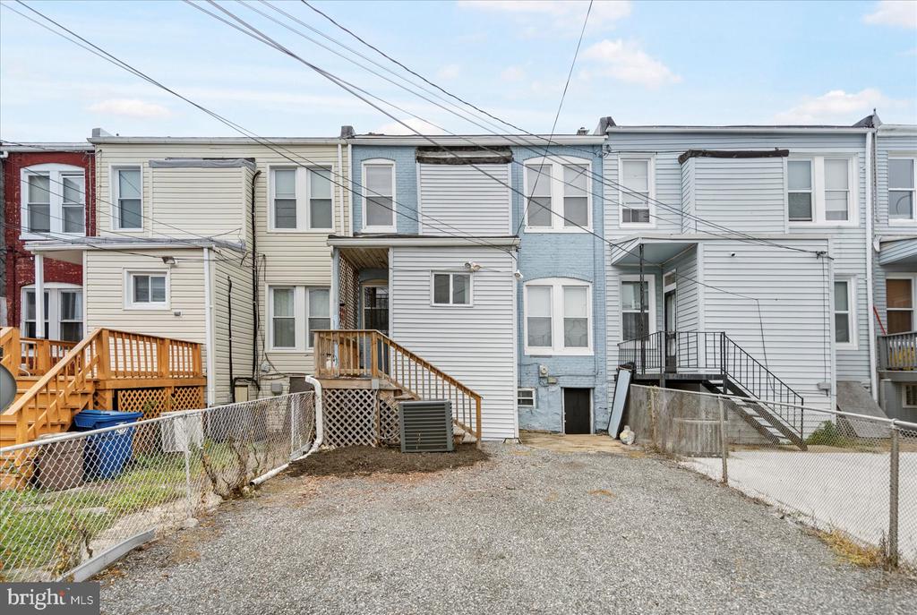 319 LYNDHURST STREET