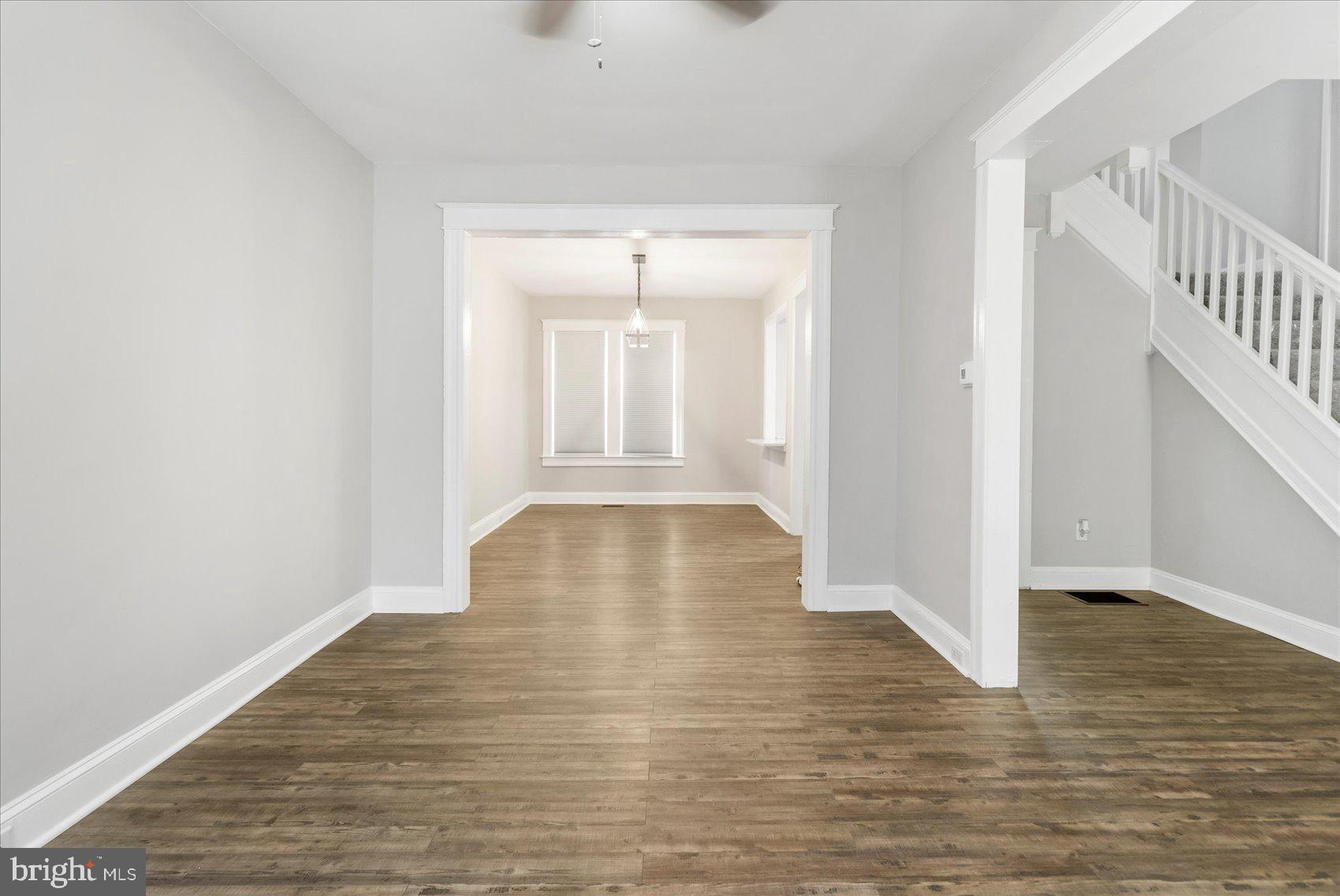 319 LYNDHURST STREET