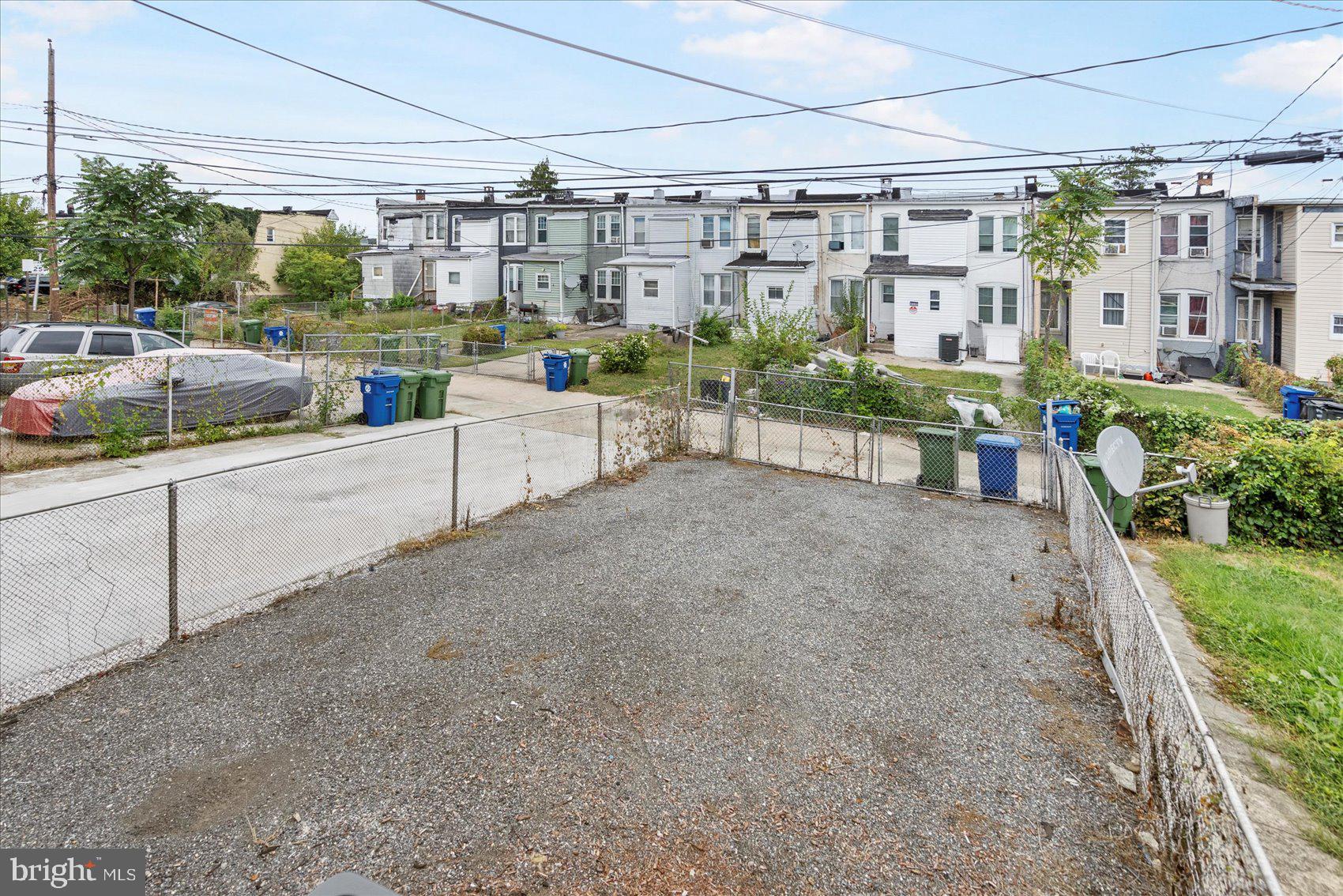 319 LYNDHURST STREET