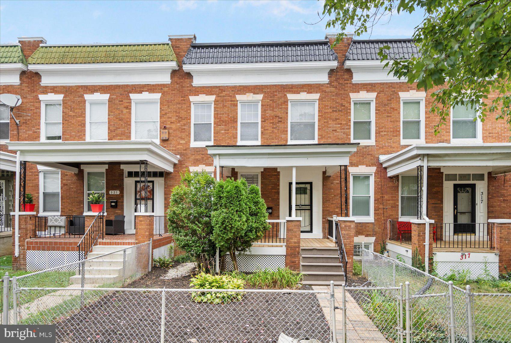 319 LYNDHURST STREET