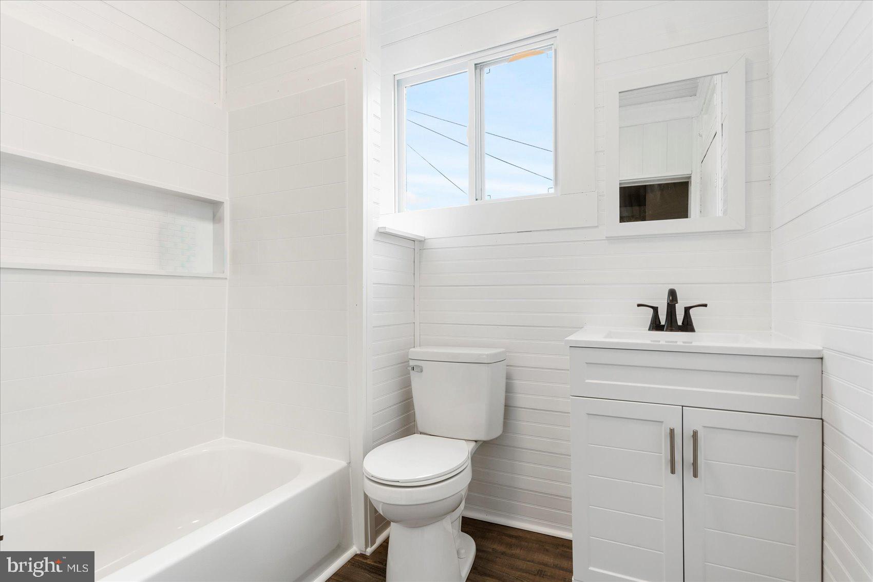 319 LYNDHURST STREET